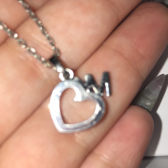 Authentic Michael kors necklace - Picture 4 of 11